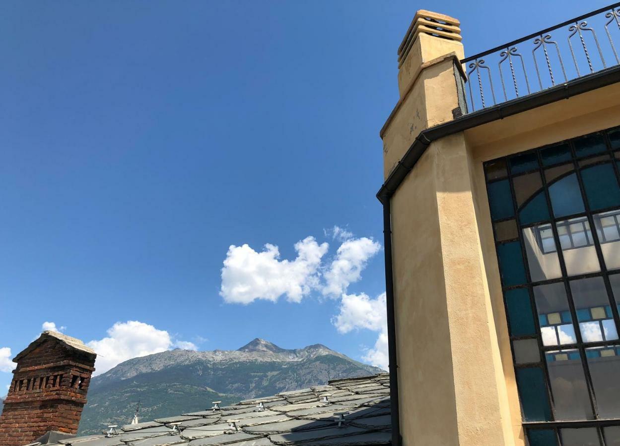 Mansarda Del Sole, Nel Cuore Di 奥斯塔 外观 照片