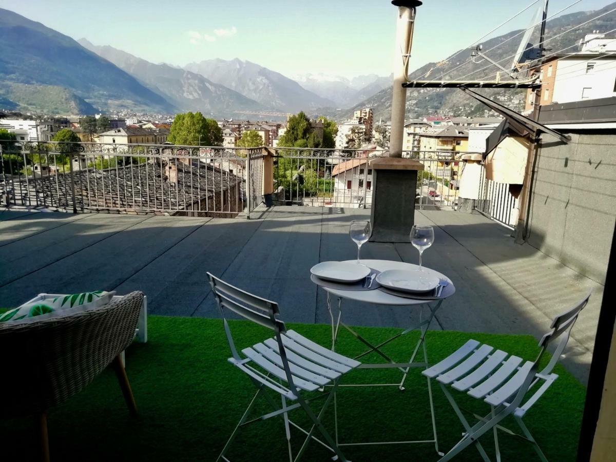 Mansarda Del Sole, Nel Cuore Di 奥斯塔 外观 照片