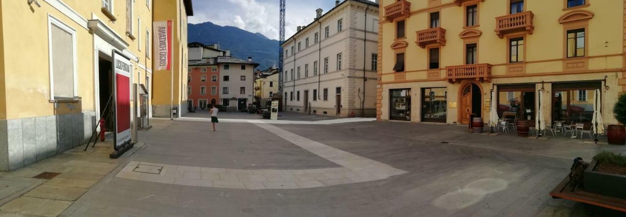 Mansarda Del Sole, Nel Cuore Di 奥斯塔 外观 照片